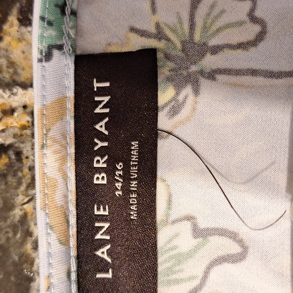 d Womens Lane Bryant Floral Stretch Short Sleeve Top 14/16 - Picture 3 of 4